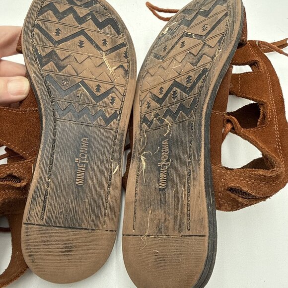Minnetonka Brown Suede Gladiator Sandals 6 Womens Lace up Fringe Boho Festival - Picture 8 of 9